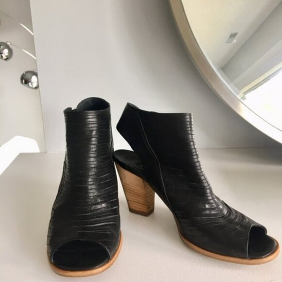 Paul Green Cayanne black leather shooties size 4.5 (7 us) - Picture 10 of 16